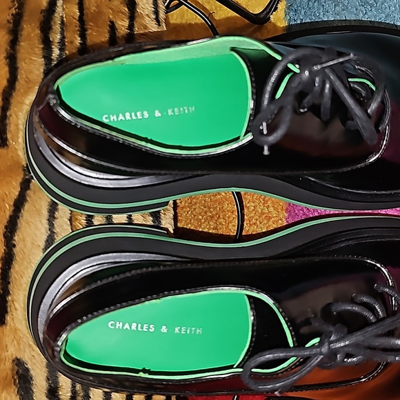 ●●CHARLES & KEITH PLATFORM MENSWEAR SHOES SIZE 39 NWOB●● - Picture 5 of 5